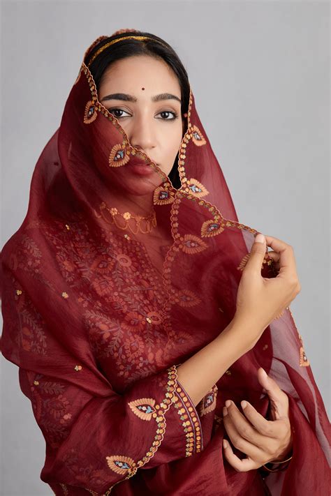 Sanobar Sehmat Odhni – Torani India