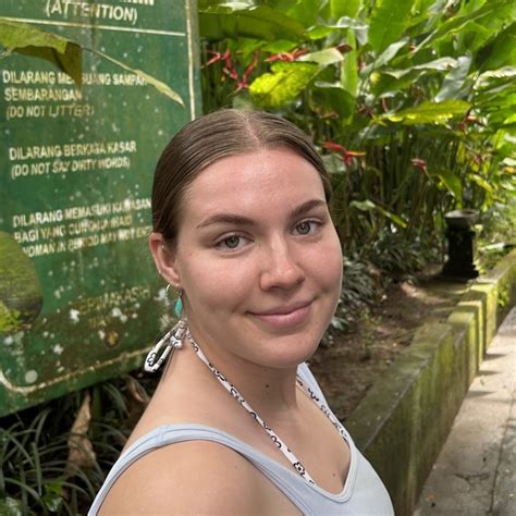 Lily - History teacher - ₹1371/h