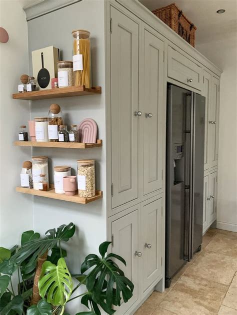 Small Kitchen Wall Pantry Ideas 的图像结果