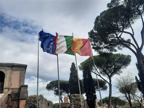 What's the flag on the right? Seen in Rome : r/vexillology