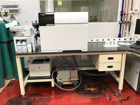 Computer Lab Workstations 的图像结果