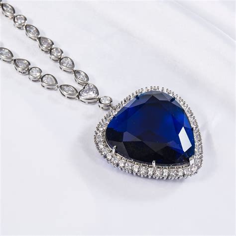 Titanic Heart of The Ocean Necklace & Pendant 55 Carat Deep Blue ...