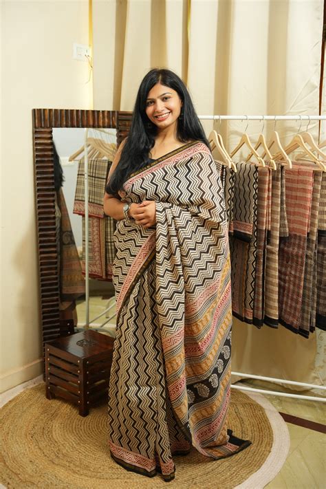 KRITIKA_Zig Zag Stripe Bagru HBP Chanderi Cotton Silk Saree – Vasaka Jaipur
