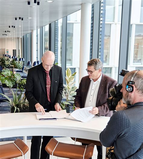 Driving change through collaboration｜[IN]