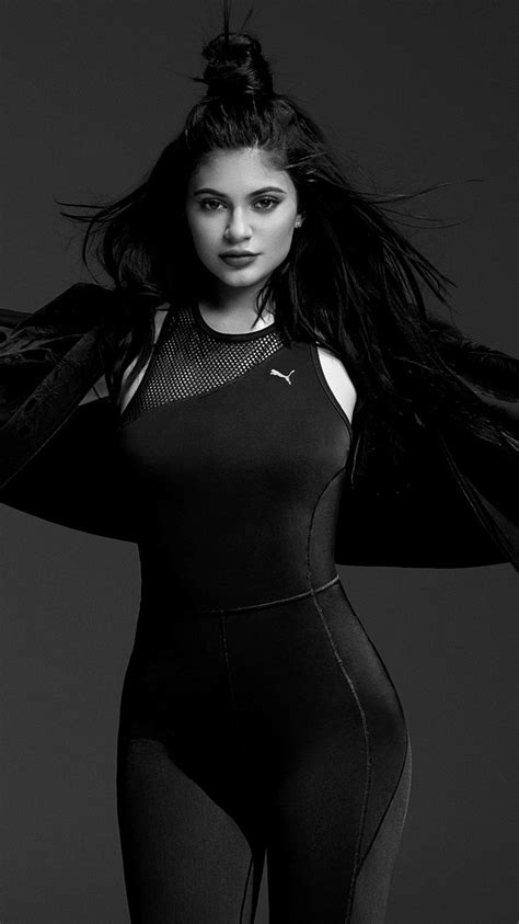 Download wallpaper model, black and white, Kylie Jenner, section girls ...