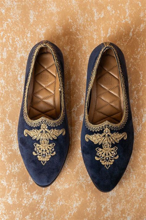 Footwear Designs That Complement Your Kurta Pajama Look