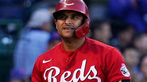 Twins finalize 1-year deal with veteran IF Donovan Solano