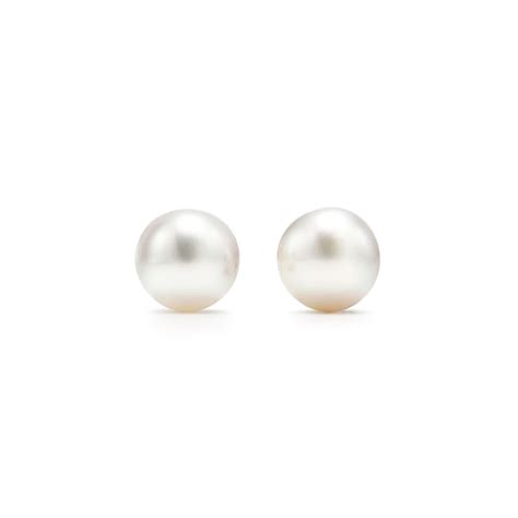Tiffany Signature® Pearls:Earrings | Tiffany & Co. Ireland