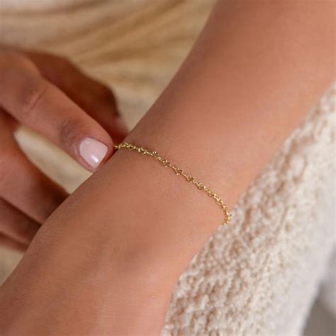 Herts Golden chain Bracelet – EMBEYVALLY
