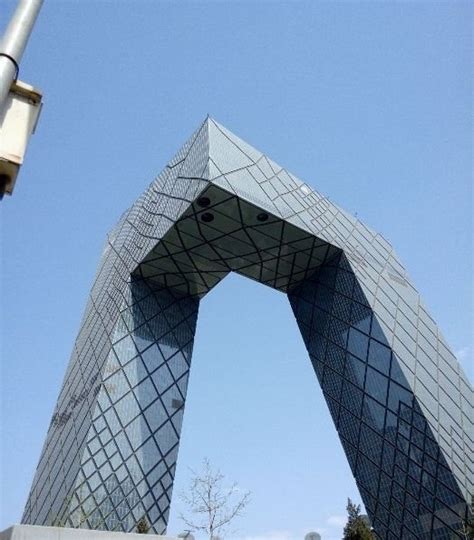 【携程攻略】北京央视总部大楼景点,CCTV大楼的建筑非常与众不同，看惯了笔直的摩天大楼看央视大楼觉得很…