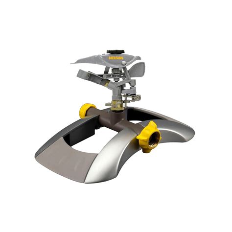 Fiskars 300NMR Garden Watering Pulsating Sprinkler with Large Metal ...