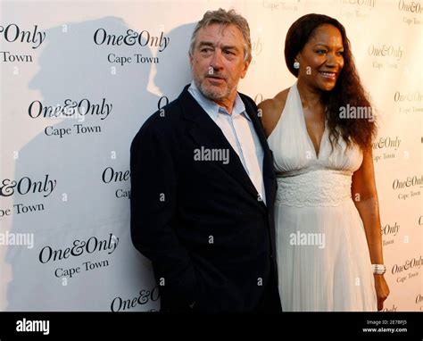 Robert de niro and his wife hi-res stock photography and images - Alamy