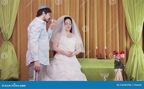 Jewish Bride and Groom 的图像结果