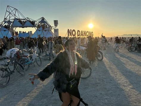 A white wedding, 6-hour shifts, and dancing until sunrise: Here's what ...