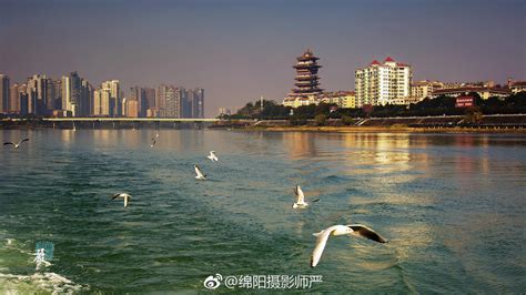 老外在中国：外国华裔美女和妈妈游中国，回到家乡绵阳，想不到这里这么豪华_哔哩哔哩_bilibili