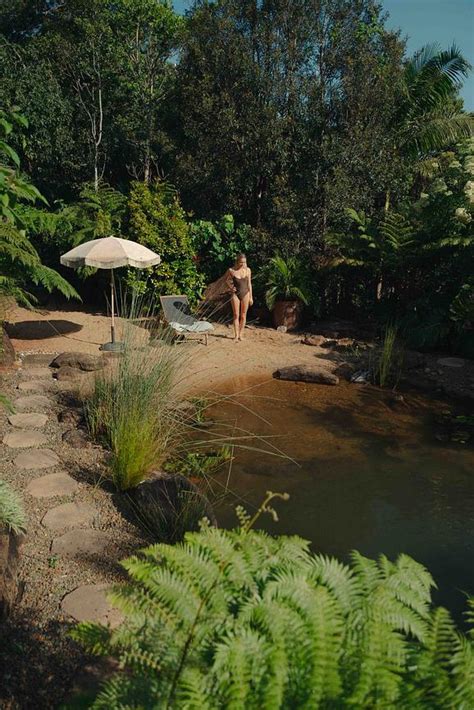 Nature Beach Swimming 的图像结果