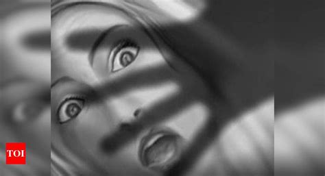 High court refuses to quash 'outraging modesty' FIR against Mumbai ...