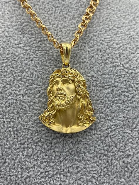 14K Gold Jesus Christ Medallion Necklace, Jesus Christ Pendant Necklace ...