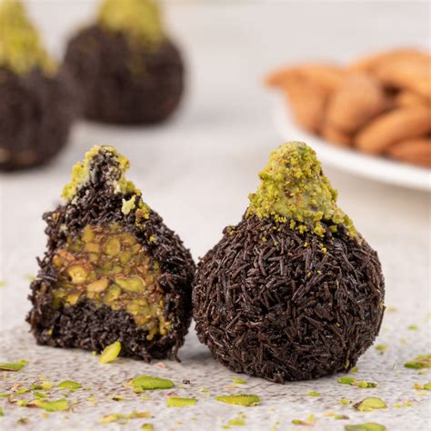 Chocolate Pistachio Kunafa Modak 250 Gms – THE BAKLAVA BOX