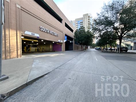 American Airlines Center Parking | Book With SpotHero