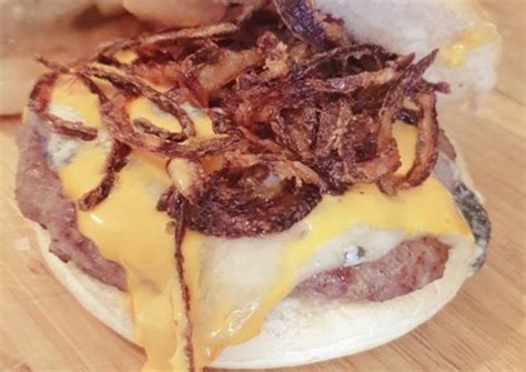 Cheesy burger Recipe by Stephanie Assaf - Cookpad