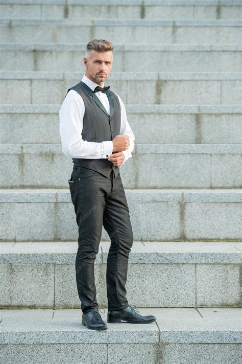 Hombre maduro en ropa formal moda formal para hombre elegante hombre ...