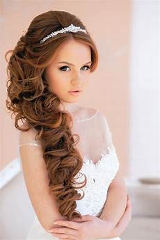 Wedding Hairstyles With Tiaras by 20 Wedding Hairstyles With Tiara Ideas Wohh Wedding Wedding Hairstyles With Tiaras