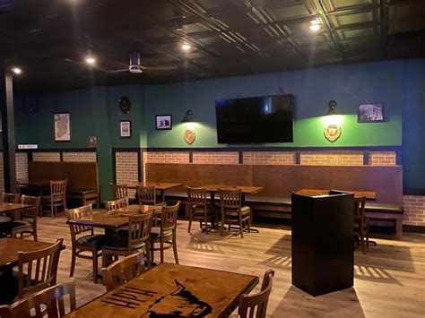 West Side St. Patty’s Day Pub Crawl, LOZ Highlander Public House ...