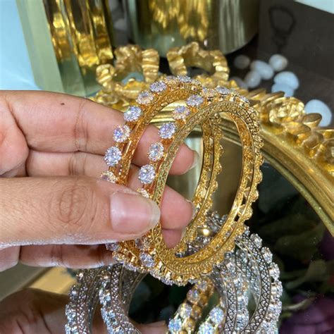BUY ONE GET 1 FREE GIFT (BOGO) – Belleza Jewels