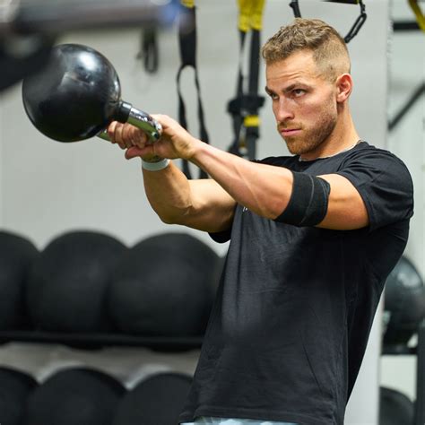 How to Relieve Elbow Pain from Lifting | McDavid – McDavid EU