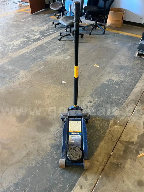 NAPA 3.5 Ton Floor Jack - UNTESTED | GovDeals