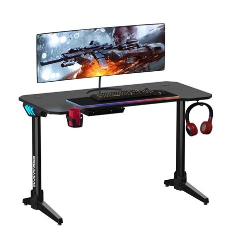 Mini Computer On Study Table 的图像结果