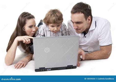Family with Computer 的图像结果