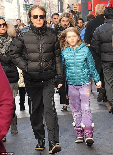 Paul McCartney and daughter Beatrice stroll hand-in-hand through New ...