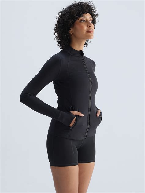 Black Contour Jacket – CAVA Athleisure Pvt Ltd