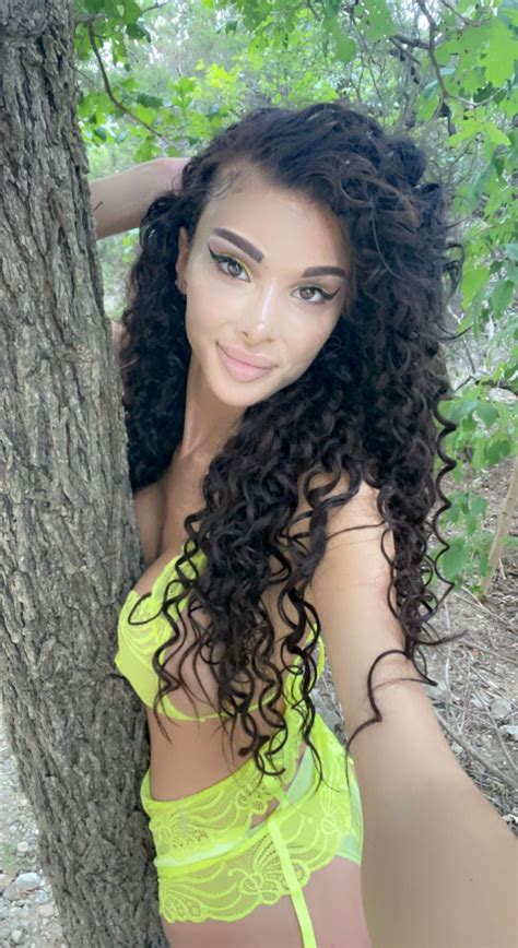 Bigdicktrannynicole (Nicole Mancini) Nude OnlyFans Leaks (5 Photos) | #TheFappening