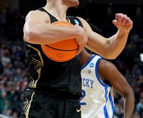 March Madness: ‘There’s something pure about Jack Gohlke,’ Oakland’s ...