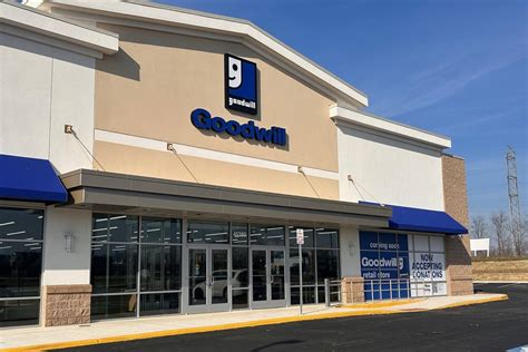 Goodwill opens 22nd DC-area store in Sterling - WTOP News