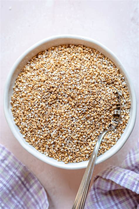 Types of Oats - Difference between steel cut, rolled, instant - Two Spoons