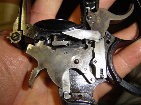 Revolver Disassembly 的图像结果