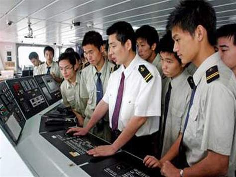 学院召开船员专项培训与适任培训课程论证会-武汉船舶职业技术学院