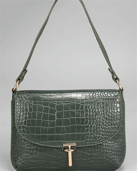 H&M, Armani Exchange, MUJI: ALL Your Favourite Brands Are On