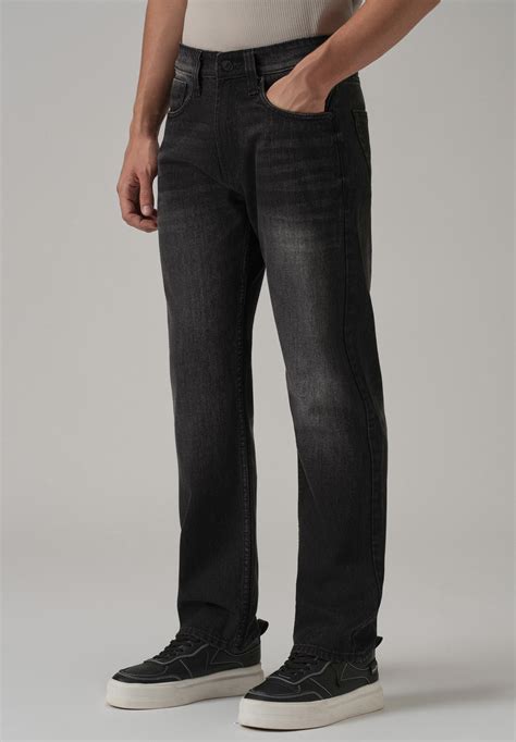 Buy Everyday Straight Fit Jeans for Men Online