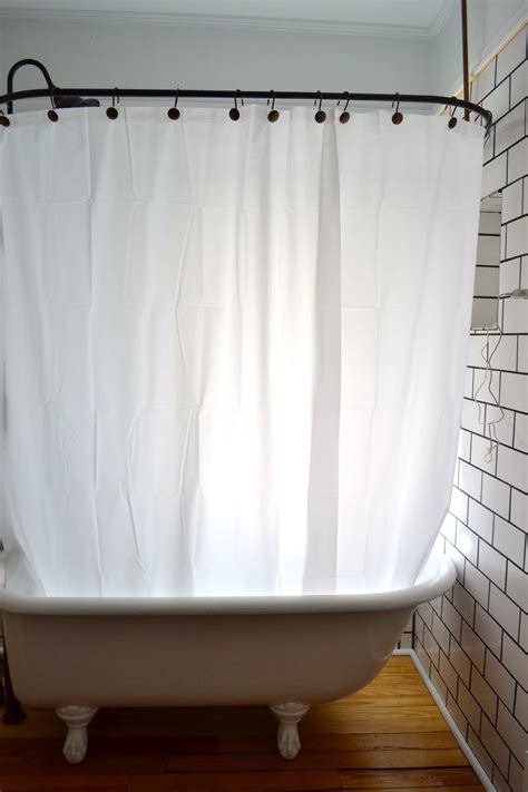 Clawfoot Tub Shower Combo: DIY Storage for Toiletries — The White Apartment