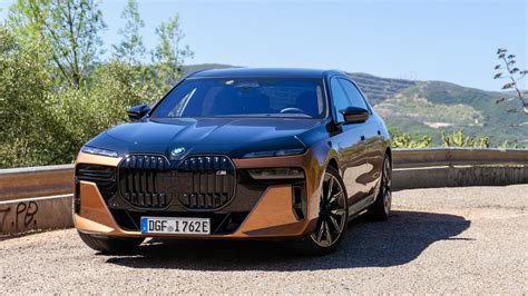 2024 BMW i7 M70 First Drive Review | AutoTrader.ca