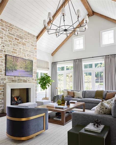 High Design: 17 Living Rooms That Make the Most of Vaulted Ceilings ...