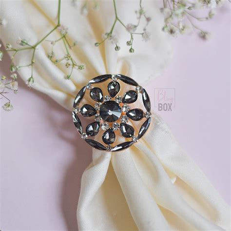 Sparkling Black Circular Ring – Bling Box