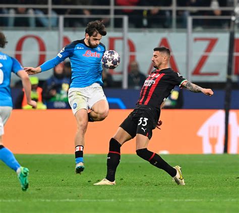 Milan-Napoli, la fiammata di Bennacer tra nervi tesi e cartellini
