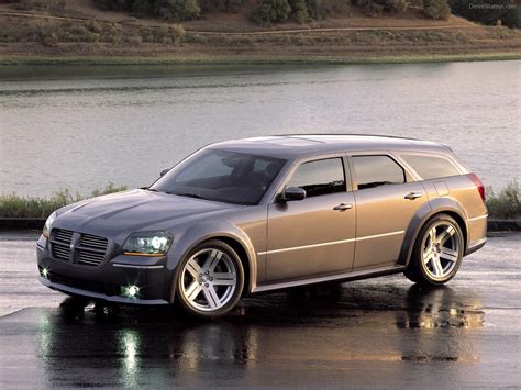 Dodge Magnum SRT8 Exotic Car Picture #001 of 19 : Diesel Station