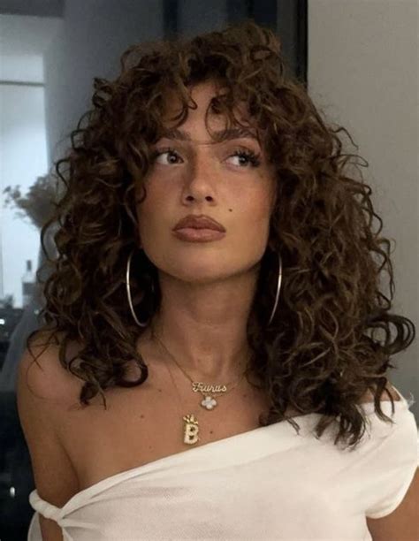 Pin by Sarah on Frisuren | Natural curly hair cuts, Curly hair photos, Haircuts for curly hair